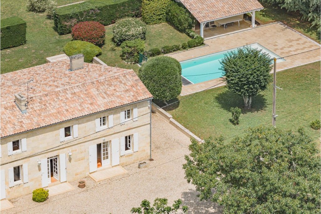 maison bourgeoise 11 pièces en vente sur COUTRAS (33230)